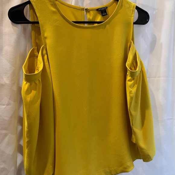 ANN TAYLOR Cold Off the Shoulder Blouse Bell Sleeve Top Yellow Mustard Size SP - Picture 9 of 11